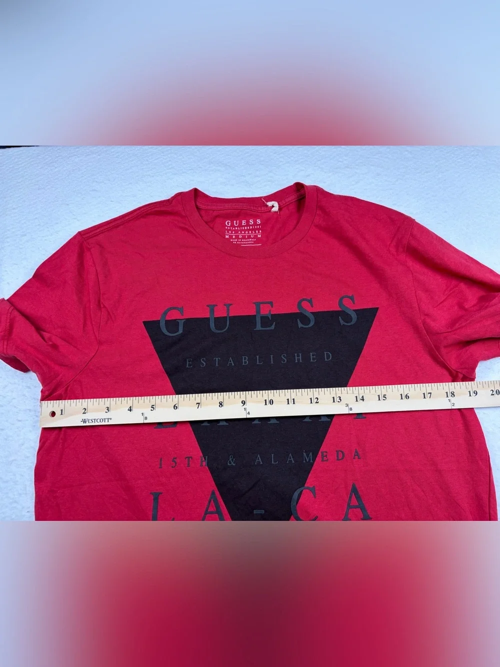GUESS Jeans LA CA Graphic T Shirt Mens Medium Red Retro Triangle Logo 1981 - Picture 5 of 5